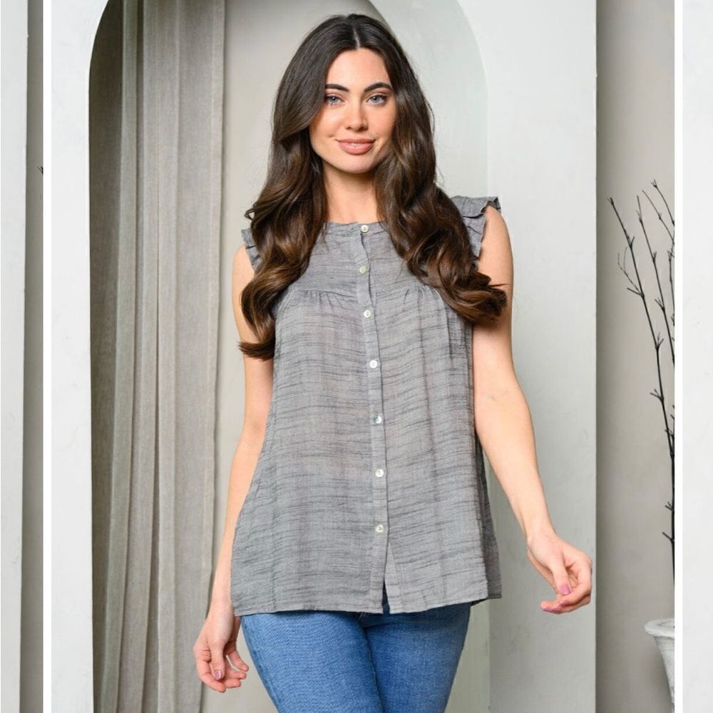 Doe & Rae women’s sleeveless ruffle button up tank top in charcoal NWT